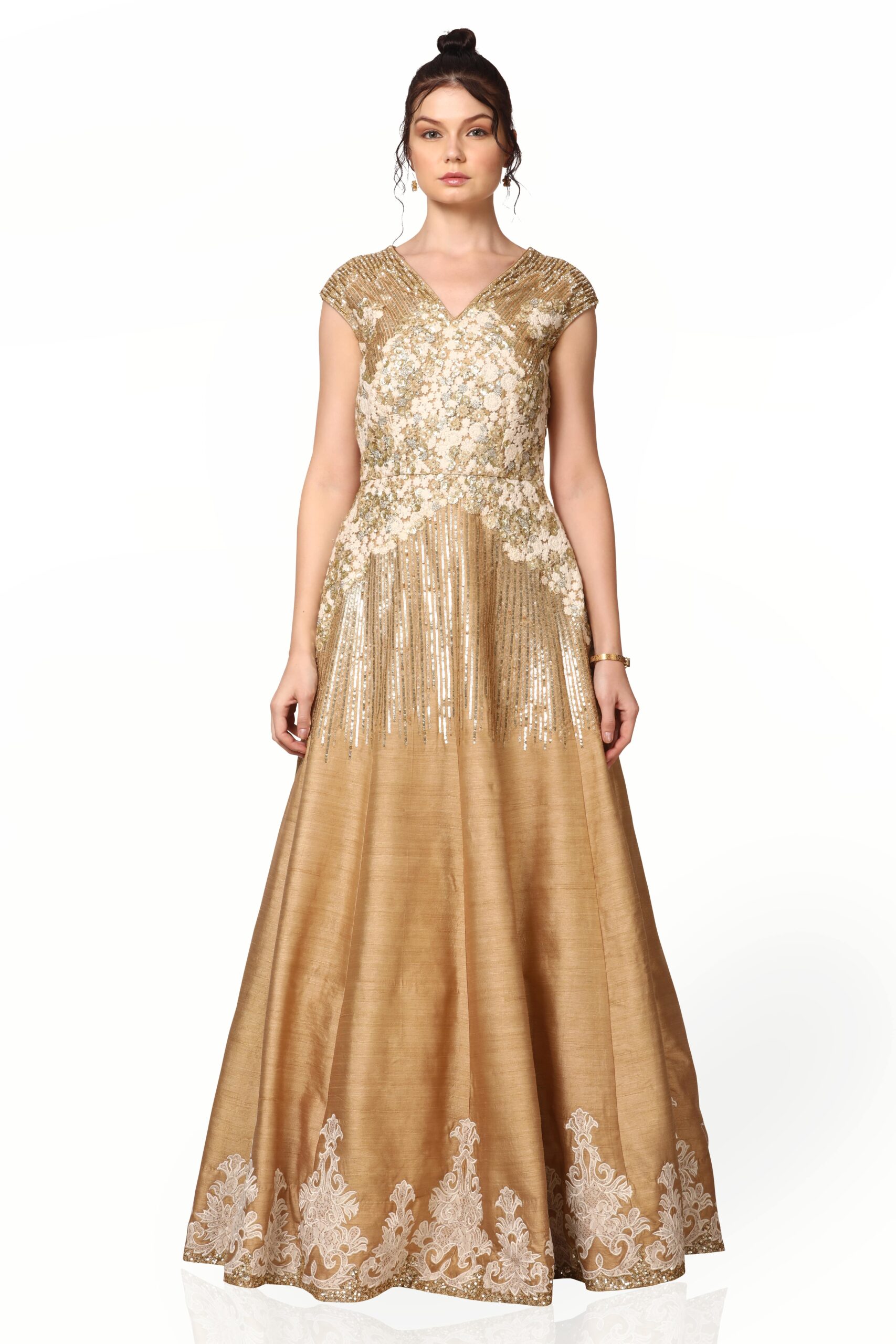 A tale of romance between lavish gold hues and dainty shimmer detailing.